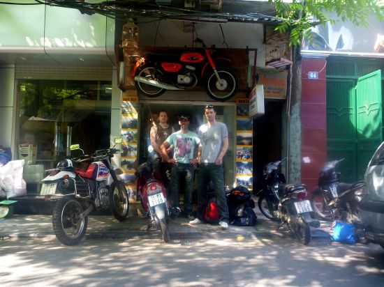 Ba chàng ngốc đi xuyên Việt (P.1)